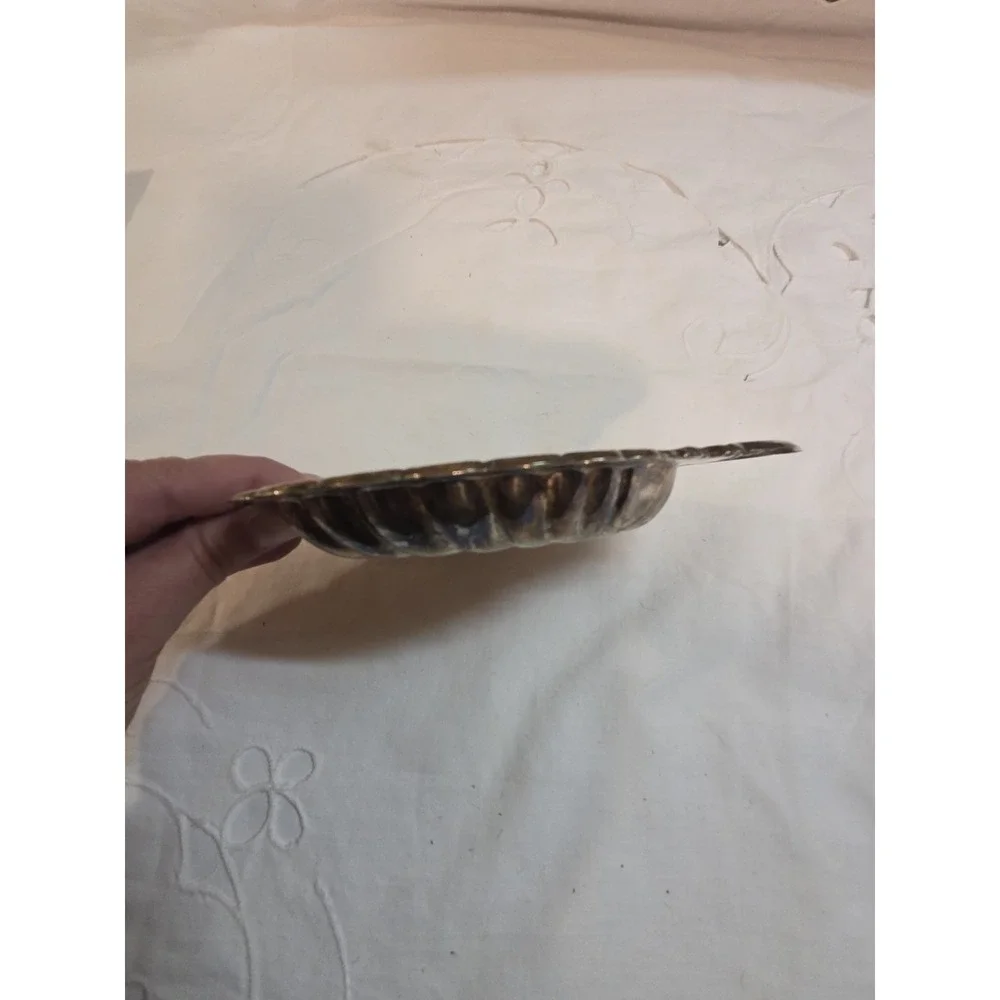 Vintage Silver Plated Leonard Clamshell Dish